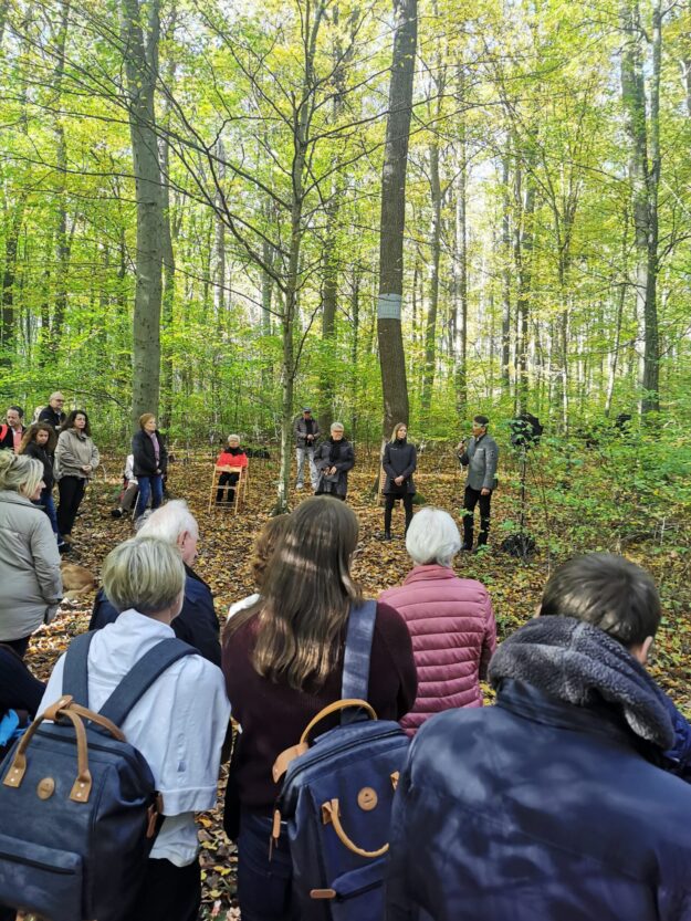 Gedenkfeier im Wald der Ewigkeit