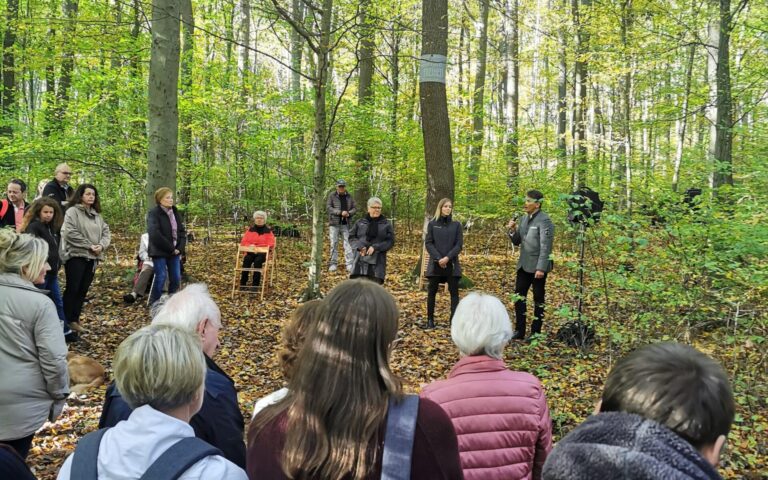 Gedenkfeier im Wald der Ewigkeit
